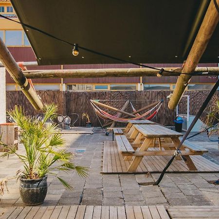 Family & Surfhostel Петтен Экстерьер фото